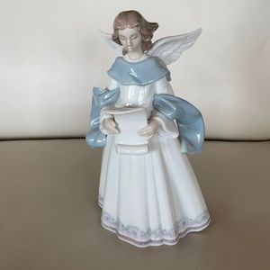 Lladro Rejoice figurine